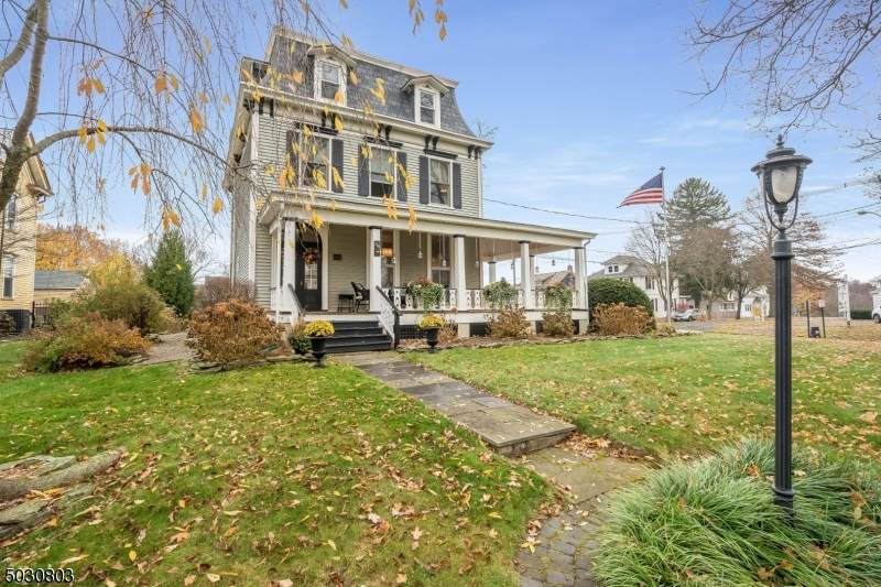 84 Brunswick Ave - Photo 1