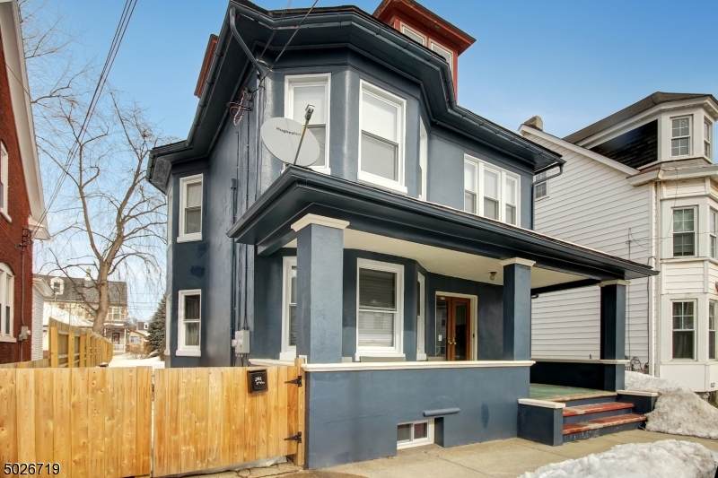 281 Mercer St - Photo 1