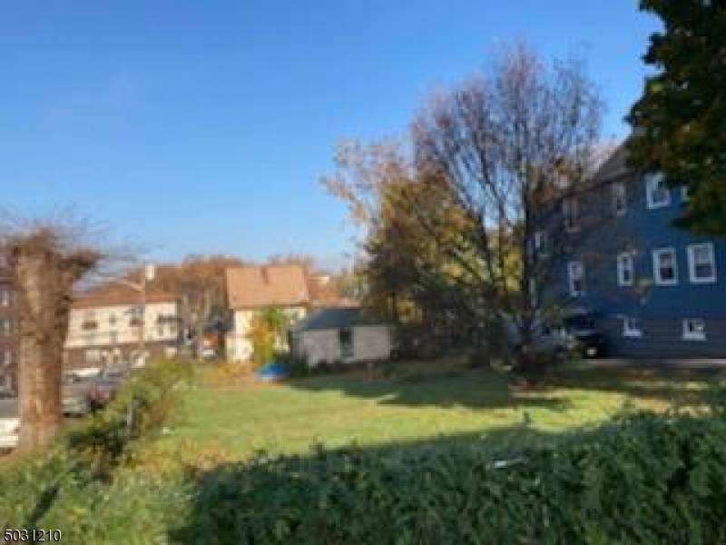 195 Nesbit Ter - Photo 1