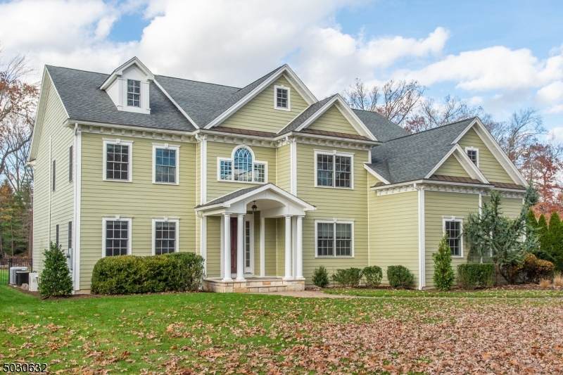 29 Cathedral Ave - Photo 1