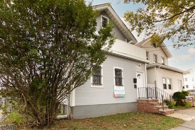 157 Pennsylvania Ave - Photo 1