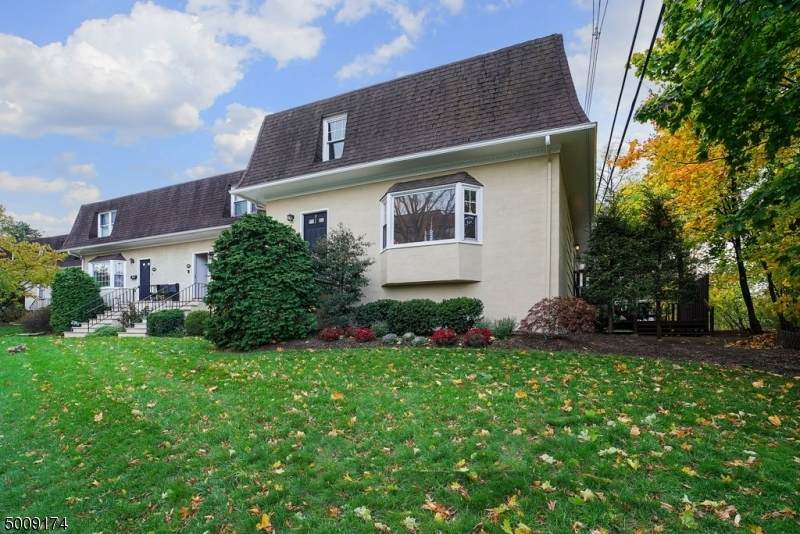 45 Hill St - Photo 1