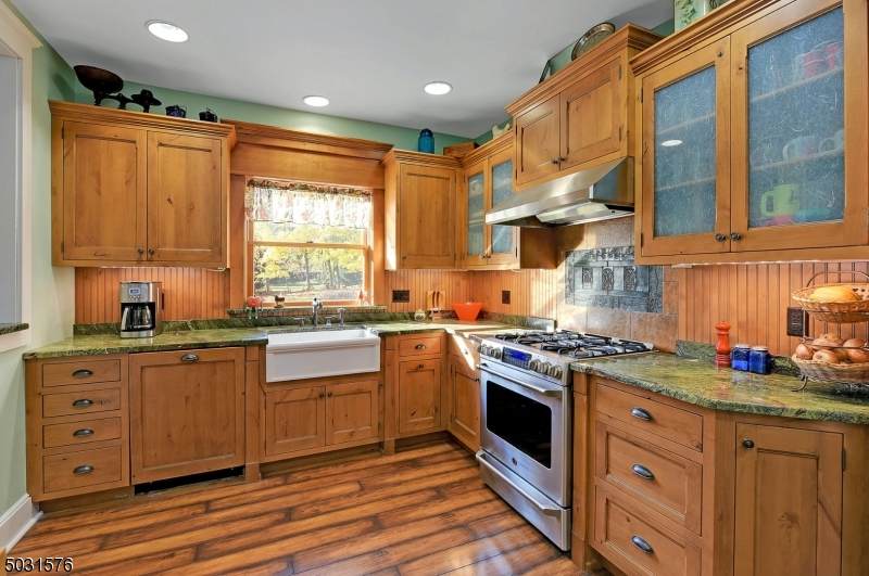 528 Russell Ave - Photo 1