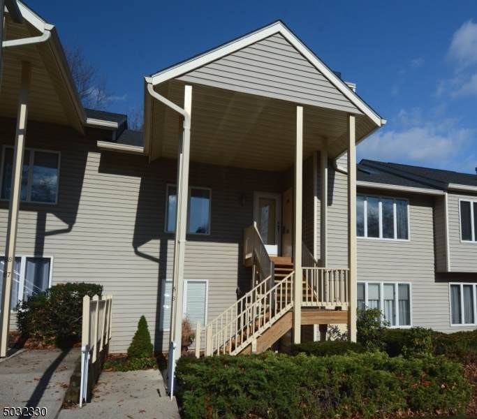 90 Westchester Ter - Photo 1