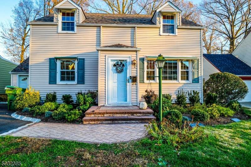 341 Elmwood Ter - Photo 1