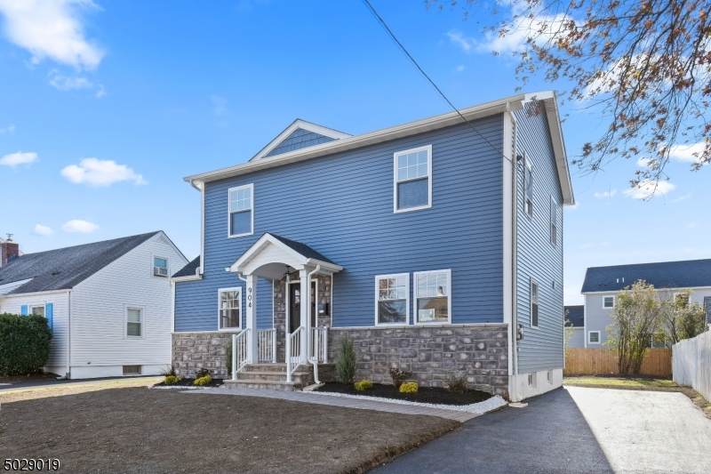 904 Columbus Ave - Photo 1