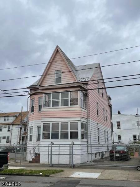 105 23RD AVE - Photo 1