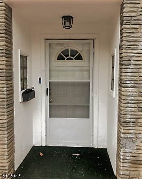 258 Center St - Photo 1