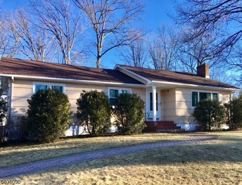 23 Hilltop Cir - Photo 1