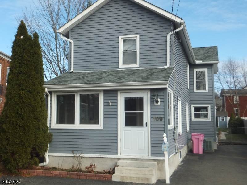 109 Maple Ave - Photo 1