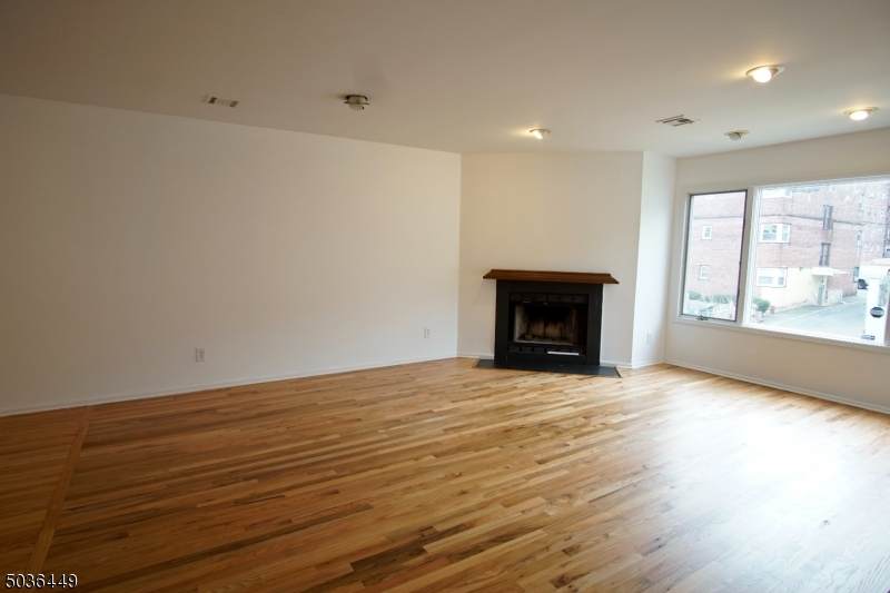 12 Westervelt Pl - Photo 1