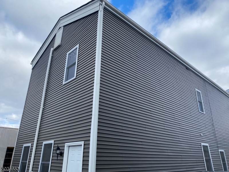 256 Main St - Photo 1