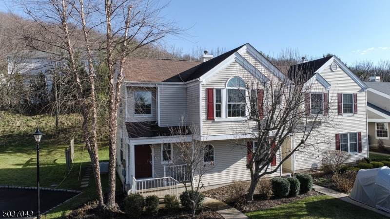 380 Finch Ln - Photo 1