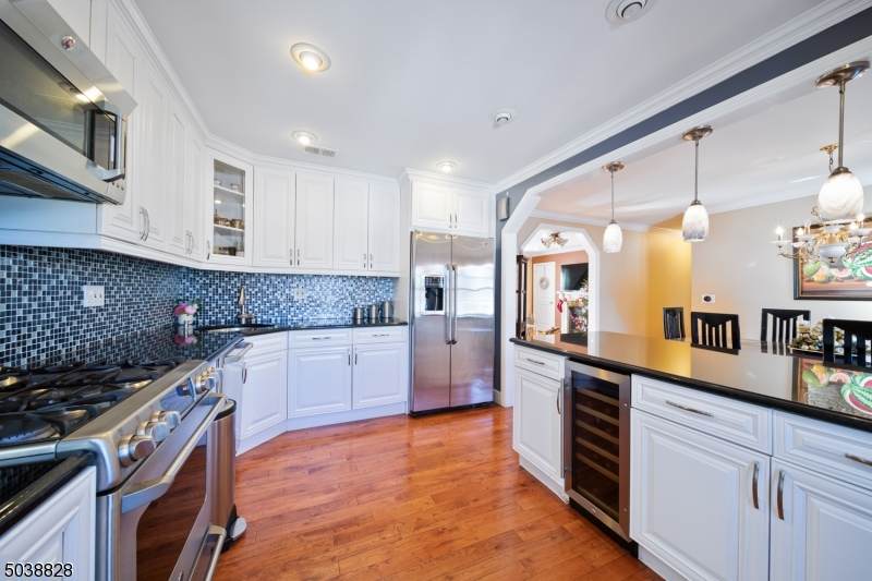 16 Hallet Ct - Photo 1