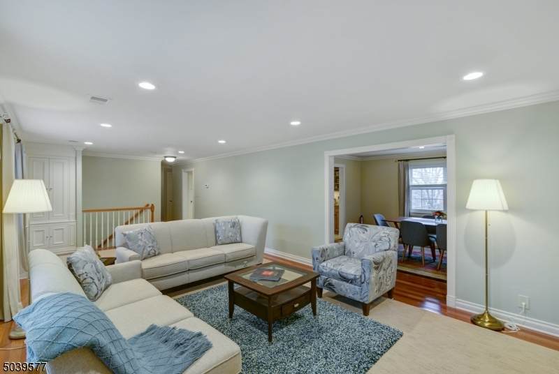 67 New England Ave 71B - Photo 1