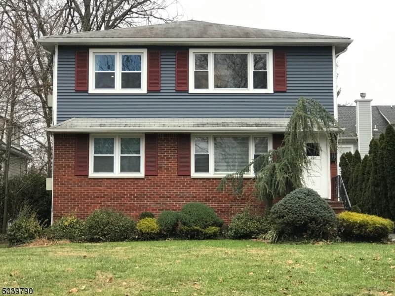 221 Ross Pl - Photo 1