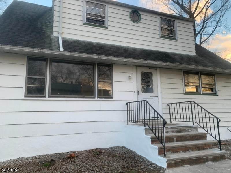 831 Laurel Pl - Photo 1