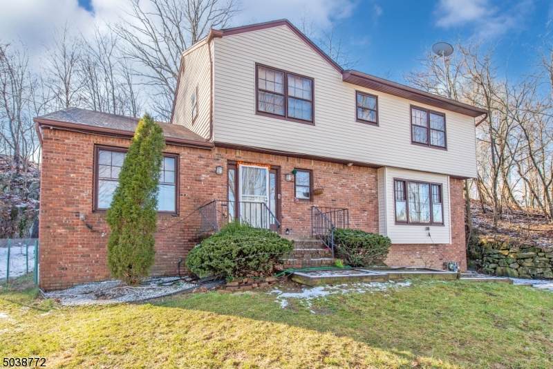 148 Jackson Ave - Photo 1