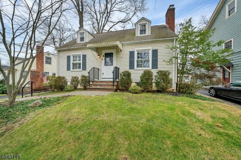 28 University Ave - Photo 1