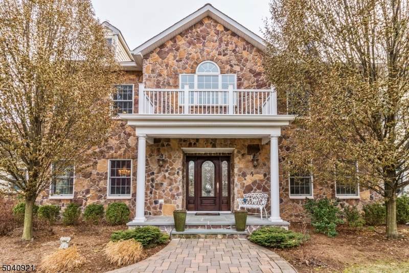 45 Hilltop Cir - Photo 1