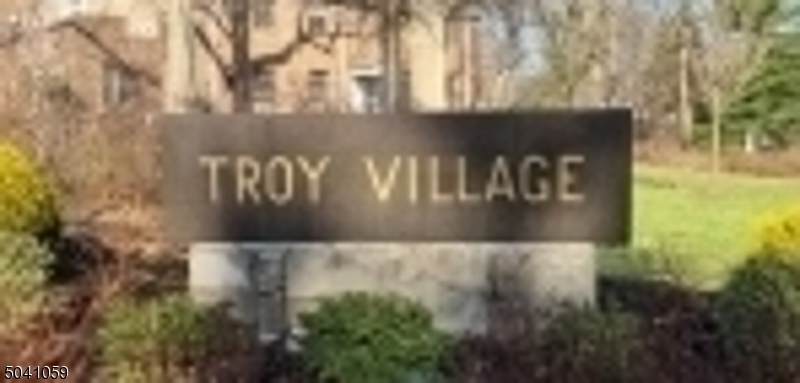 1 Troy Dr - Photo 1