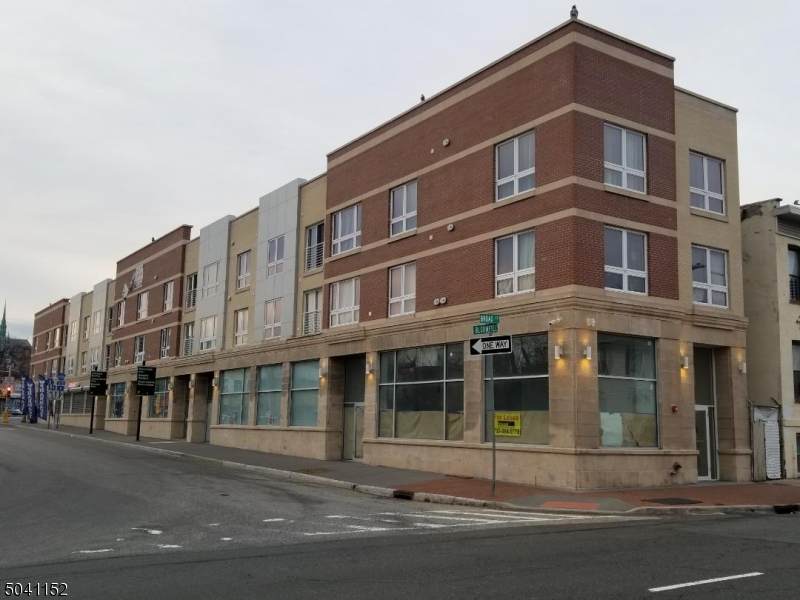 95 Broadway - Photo 1