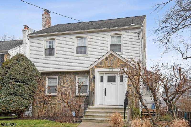 316 Walnut St - Photo 1