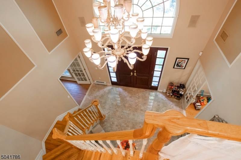16 Crestfield Rd - Photo 1