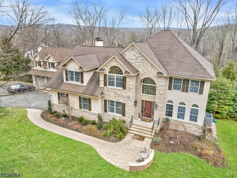 25 Hearthstone Dr - Photo 1