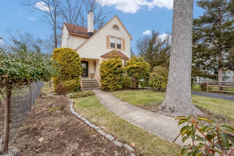 43 Balmiere Pkwy - Photo 1
