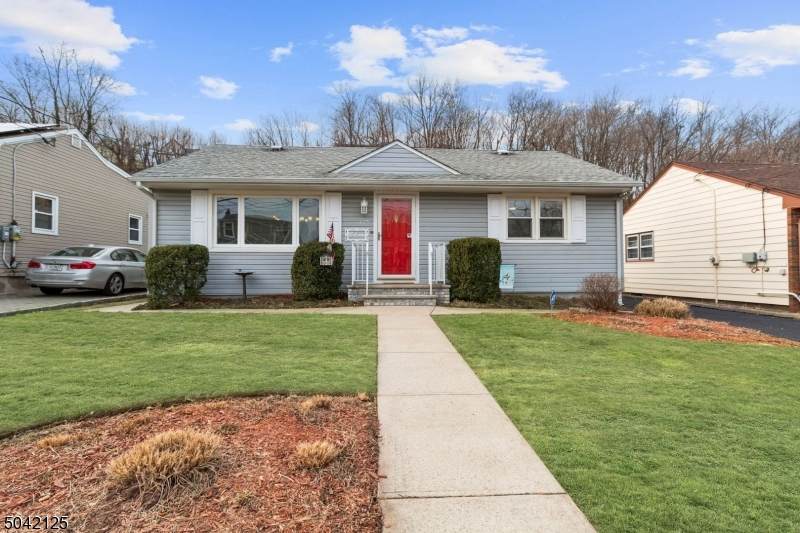 475 Farnham Ave - Photo 1