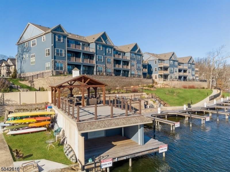 104 Mariners Pt - Photo 1