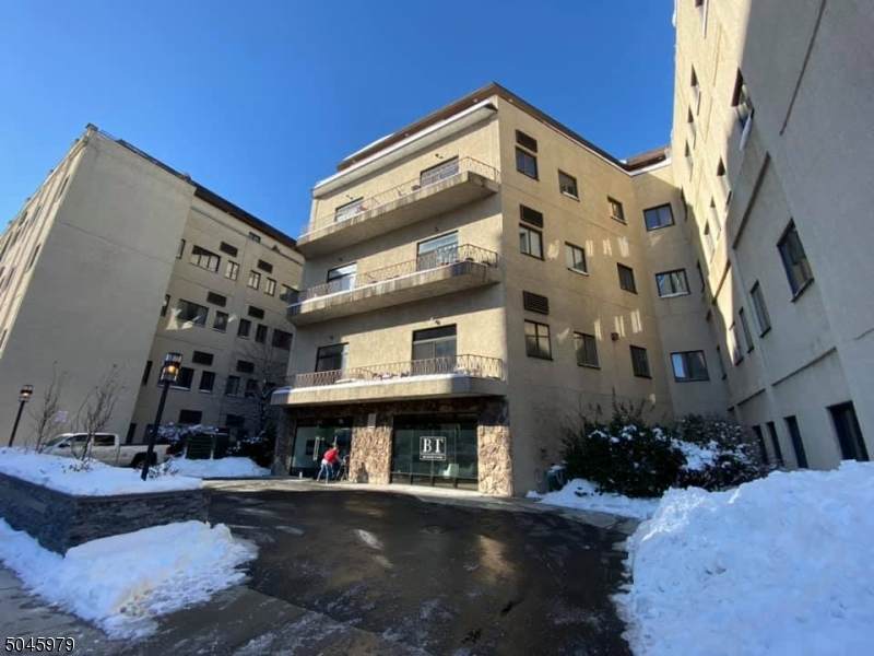 75 Liberty Ave - Photo 1