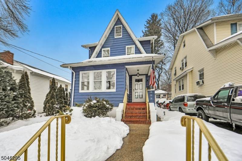 222 W Newell Ave - Photo 1