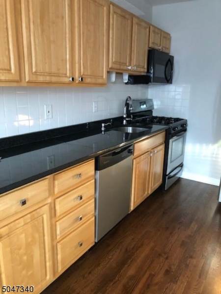 5 Grant St Apt 2F - Photo 1