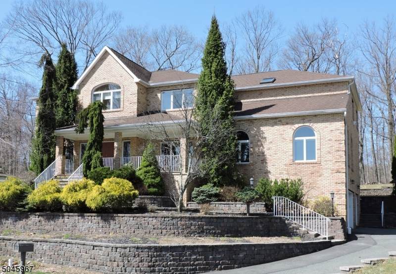 154 Seasons Glen Dr - Photo 1