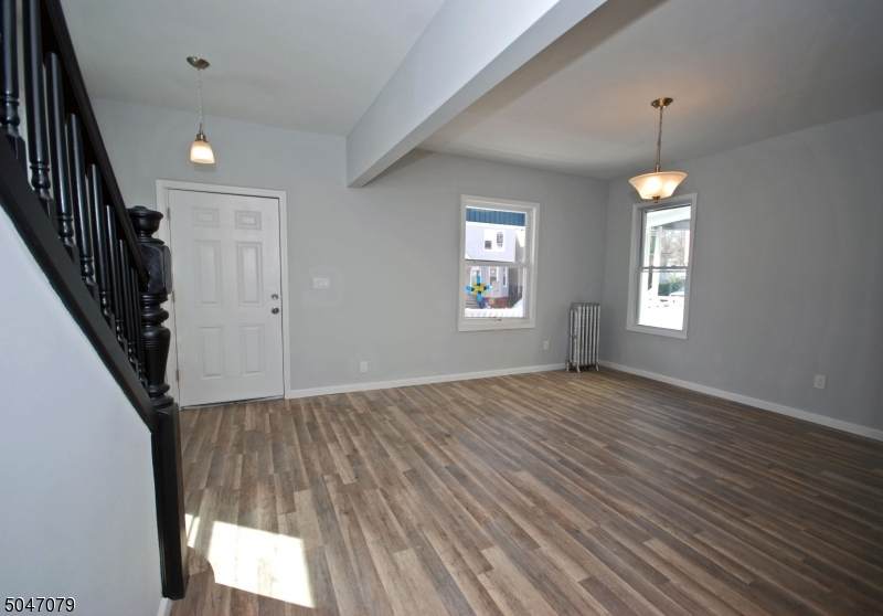 44 Grove Pl - Photo 1