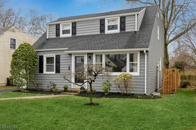 332 Evergreen Blvd - Photo 1