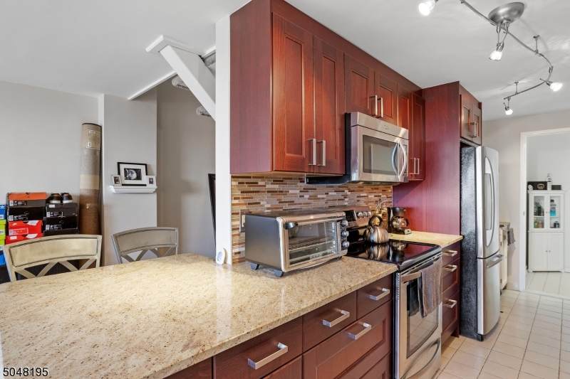 40 Fayette St - Photo 1