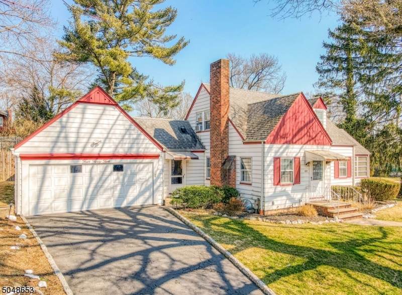 445 Carpenter Pl - Photo 1