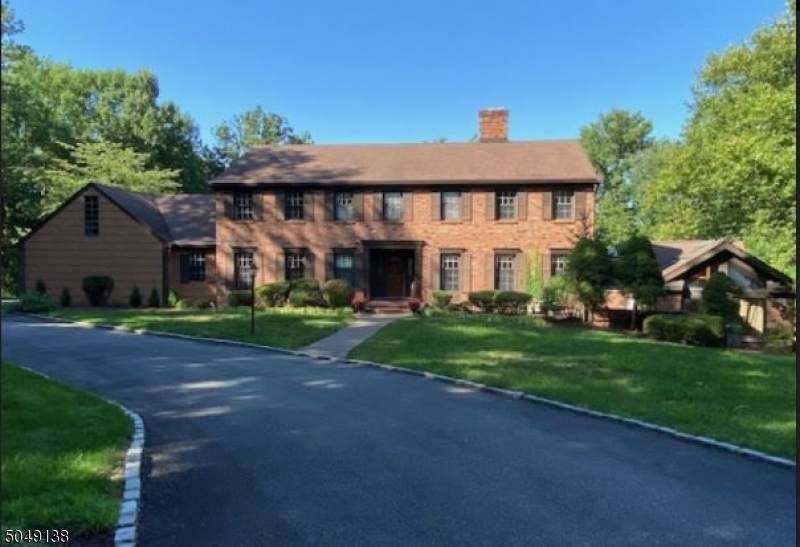 7 Quaker Ridge Rd - Photo 1