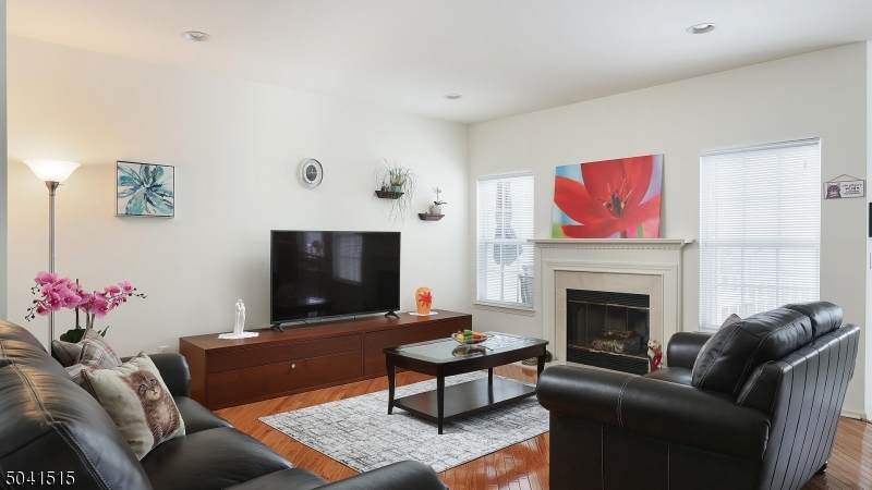 1027 Shadowlawn Dr - Photo 1