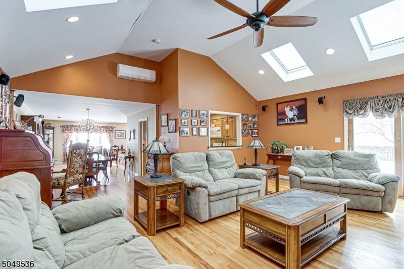 7 Brookdale Rd - Photo 1