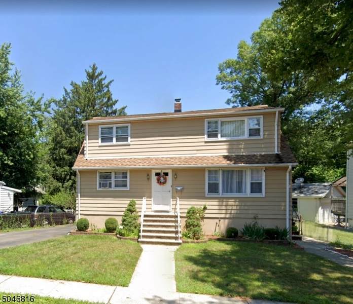 42 Bergen Blvd - Photo 1