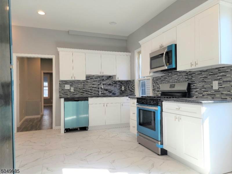 1024 Bond St - Photo 1