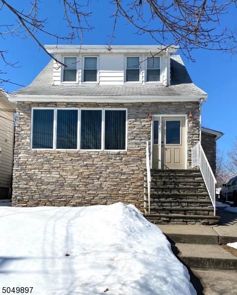 717 1st St - Photo 1