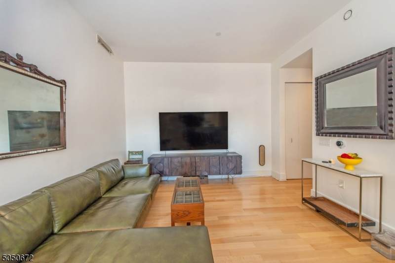 4 Beacon Way - Photo 1