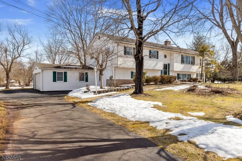 6 Lindstrom Dr - Photo 1
