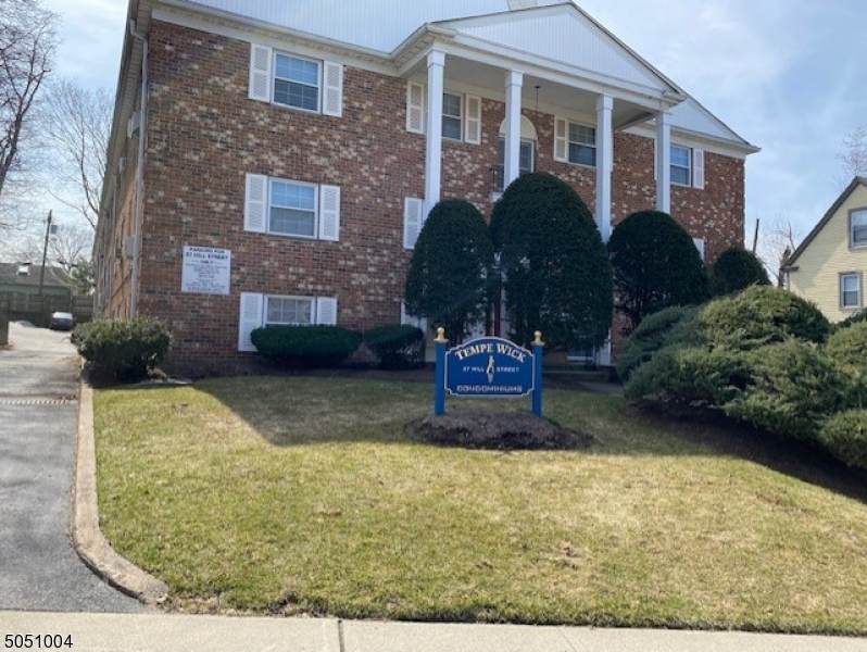 37 Hill St - Photo 1