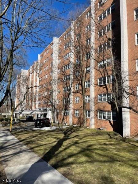 39 E 39th St - Photo 1
